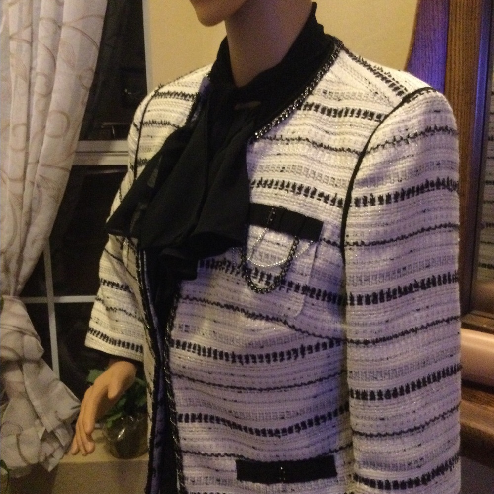 Dress or slacks jacket. - Picture 3 of 8